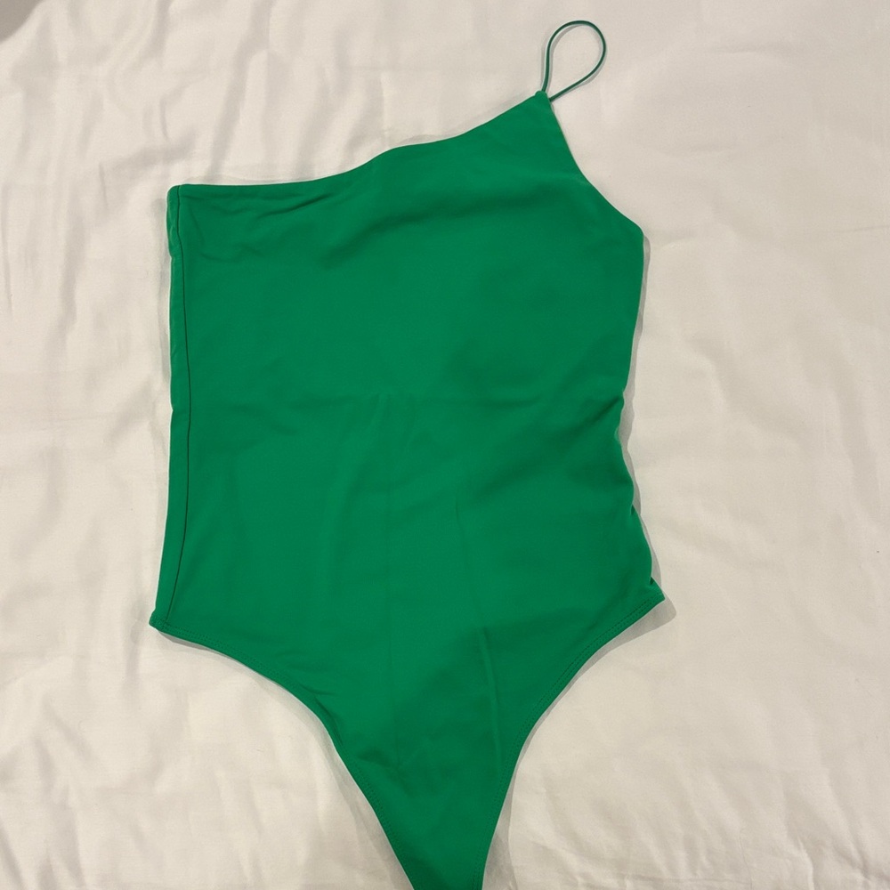 Aritzia Babaton Green One-shoulder Bodysuit